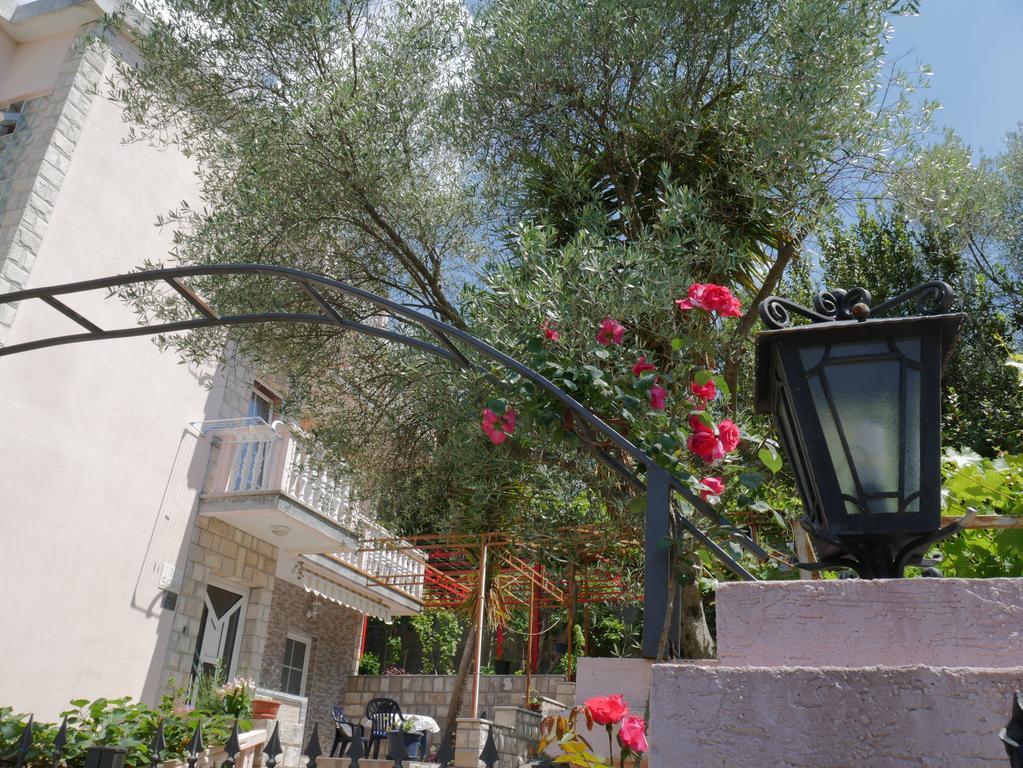 Guest House Almond Bečići Extérieur photo
